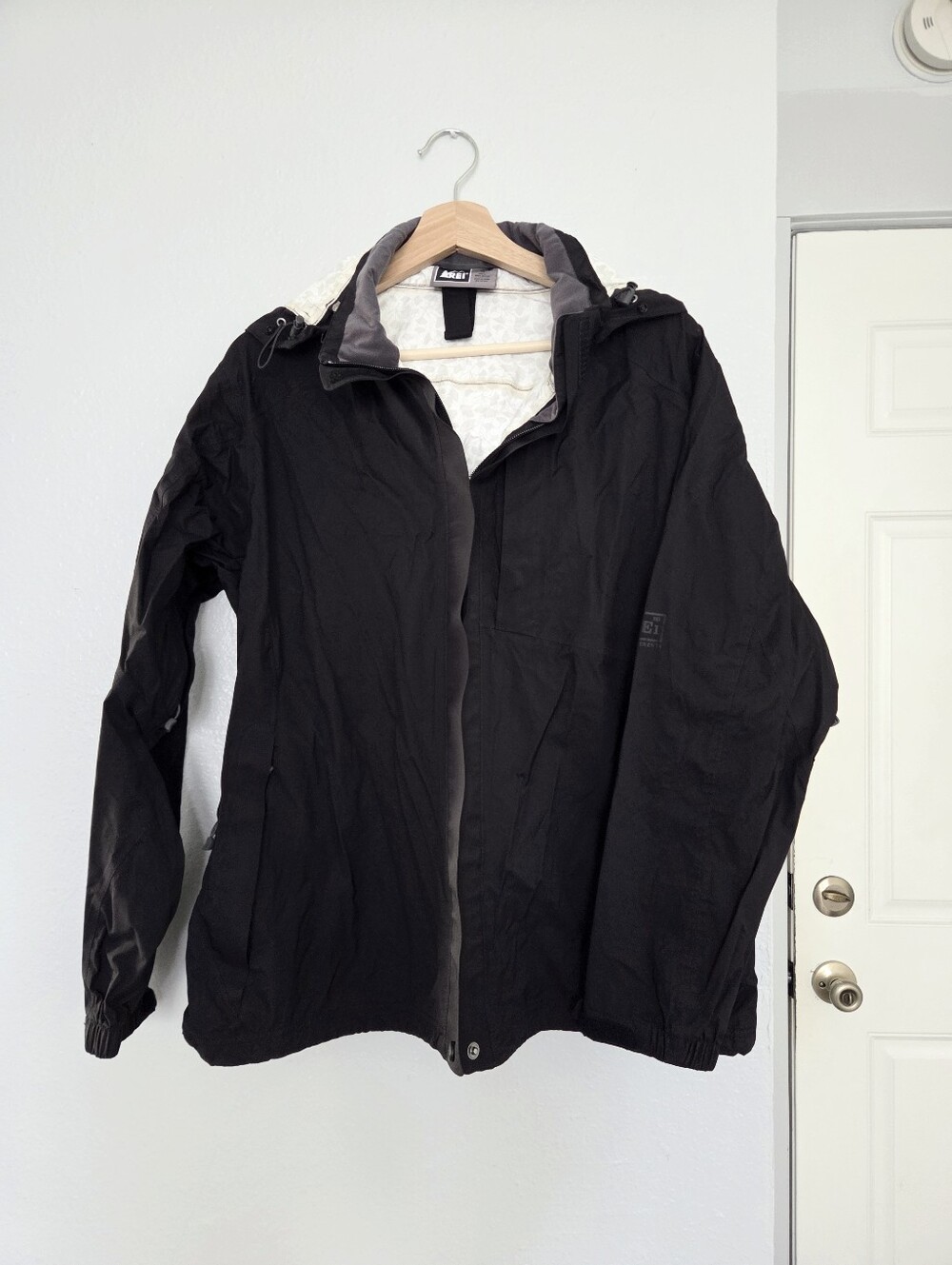 rei elements waterproof black rain jacket shell